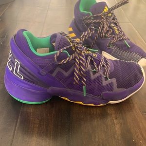 Donovan Mitchell Adidias Issue #2 Sneakers Size 6.5 Purple